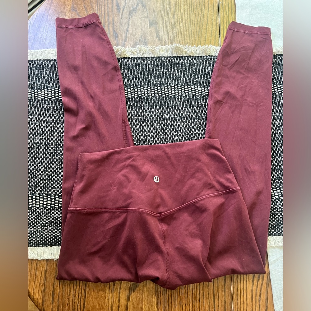 Lululemon Aligns Size 8